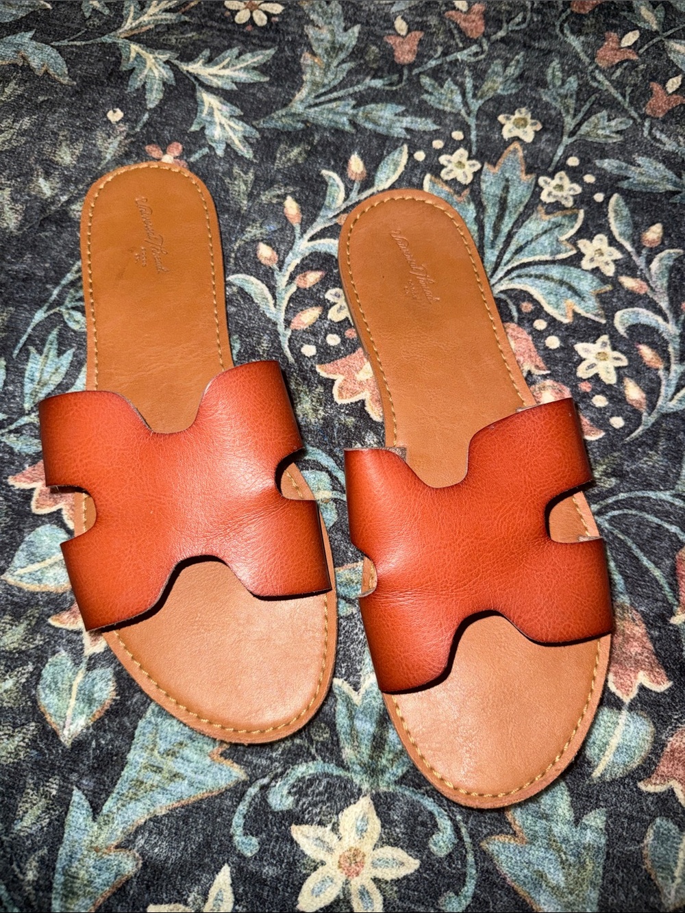 Universal Thread Cognac Tan Leather Slide Sandals